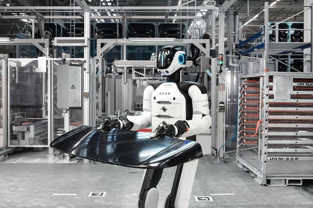 bmw-s-ai-powered-robot-in-spartanburg-factory