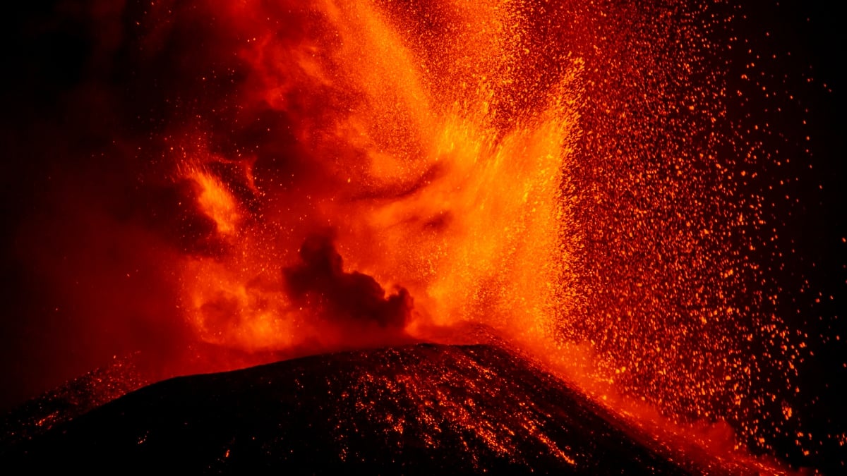 etna-is-the-earth-s-most-annoying-rule-breaker